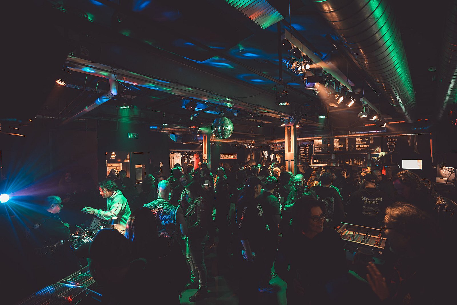 HEAVY CHRSITMAS mit AMETHYST [CH] & THE REDNECK ZOMBIES [CH]