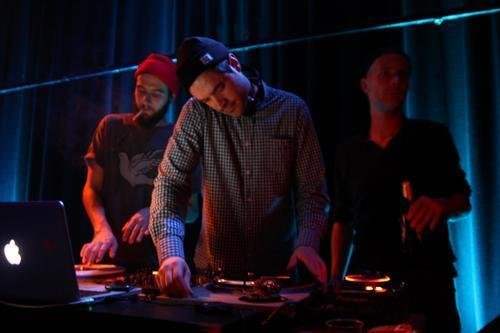 Kid Carpet live - DJs Atomic Nick, Le Frère, Positive