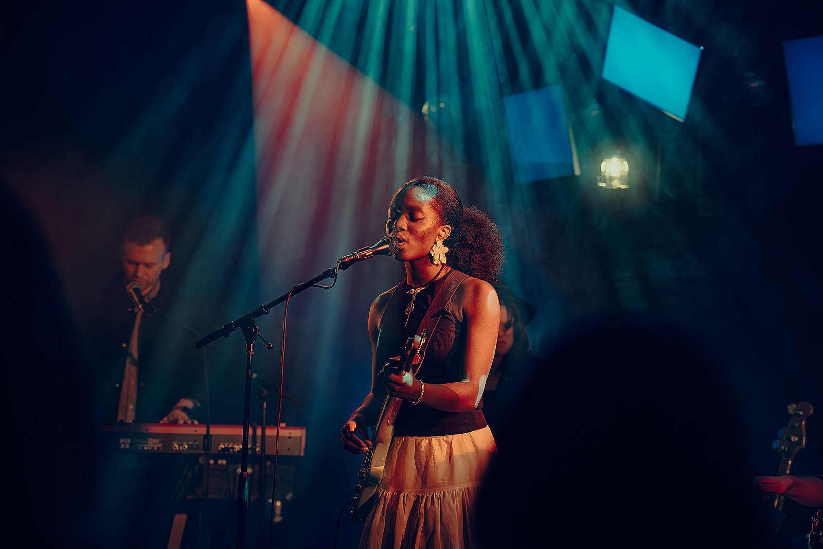 SWEET & SOULFUL mit THEODOR [DE] | Support: KEZA [CH]