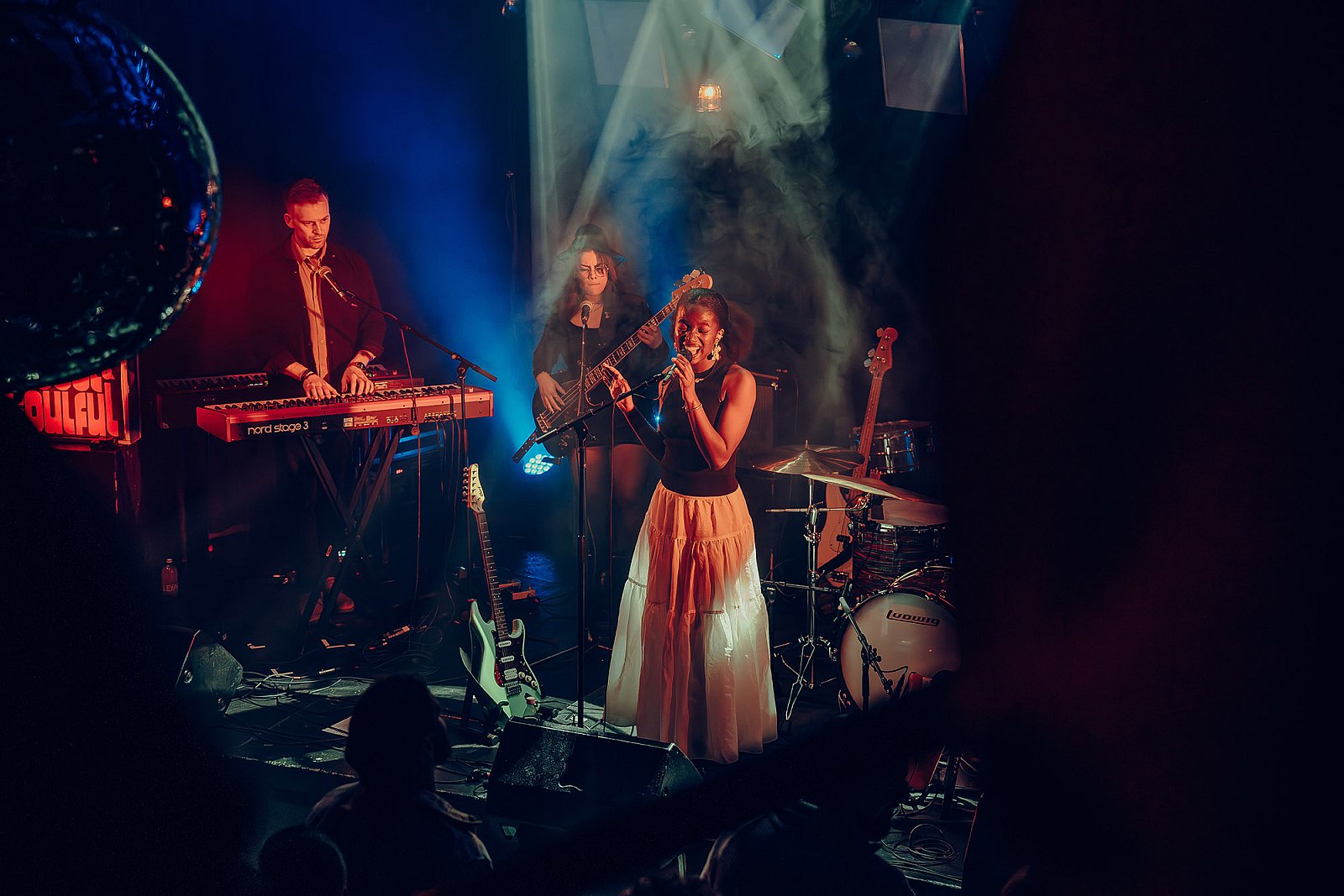 SWEET & SOULFUL mit THEODOR [DE] | Support: KEZA [CH]
