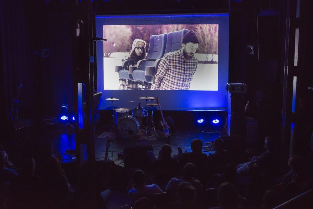  «20. Schaffhauser Filmfestival»: «Die Aeronauten 16:9 – Die ersten 25 Jahre» (R: Hipp Mathis/CH 2015), Konzert: Die Aeronauten