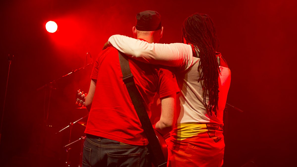 What A Bam Bam - live: Chuck Fenda (JAM) & House of Riddim Band