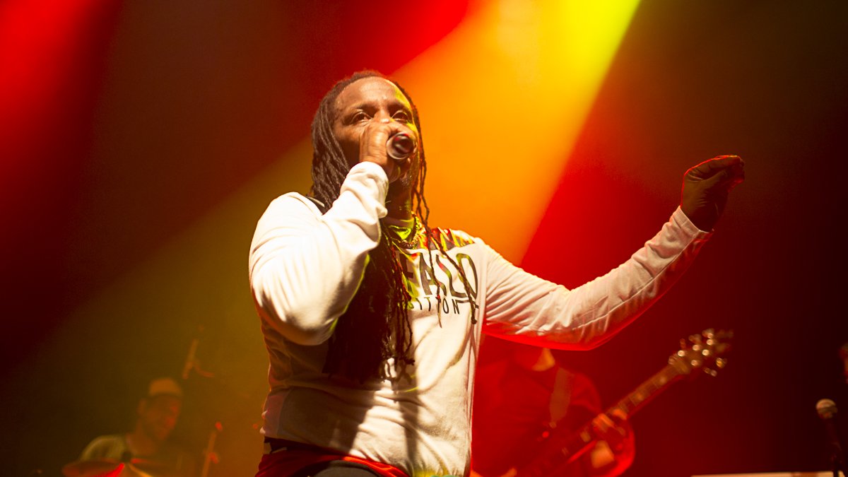 What A Bam Bam - live: Chuck Fenda (JAM) & House of Riddim Band