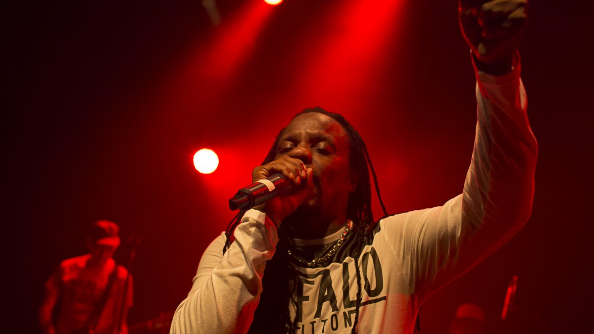 What A Bam Bam - live: Chuck Fenda (JAM) & House of Riddim Band