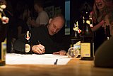  Kooni wird 30! Musik, Kunst, Kaffee und Tattoos Einmal alles mit viel Hase